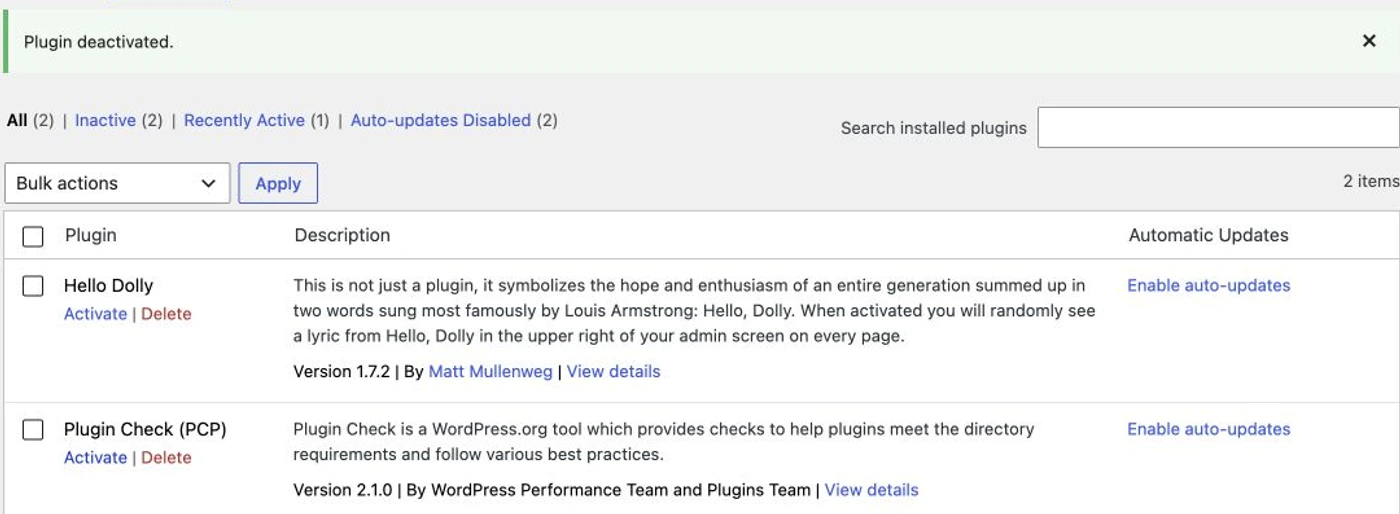 WordPress Playground 7.0.4에서 Plugin Check 2.1.0을 비활성화한 뒤 비활성화 완료 알림과 활성화·삭제 링크가 보이는 실제 화면
